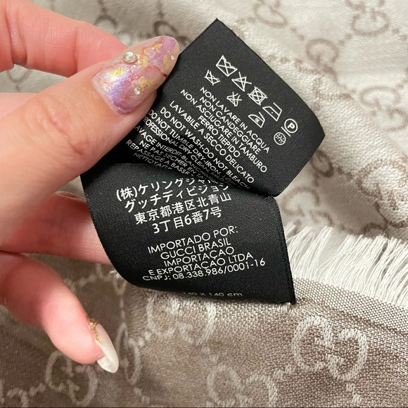 SOLD Authentic Gucci Scarf Shawl - Picture 7 of 9